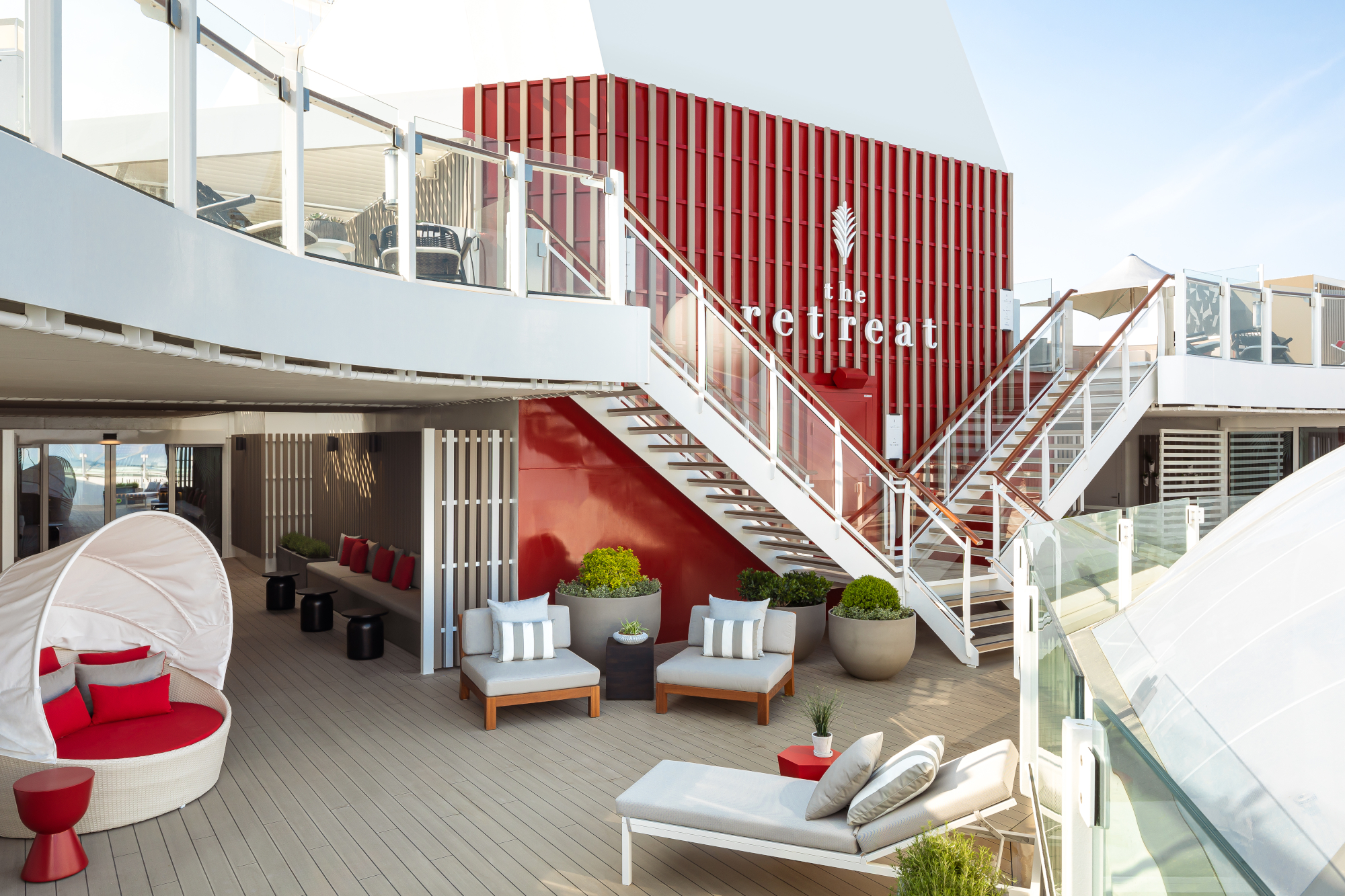 MyCruise Celebrity-Cruises Beyond Offentlige-arealer Barer-lounger-atrium17
